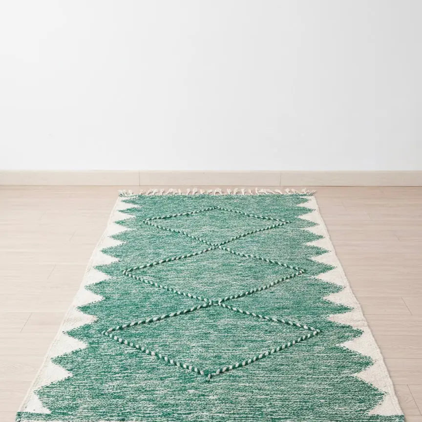 White & Green Reversible Rug – 100 × 150 cm (39” × 59”) TazRugs