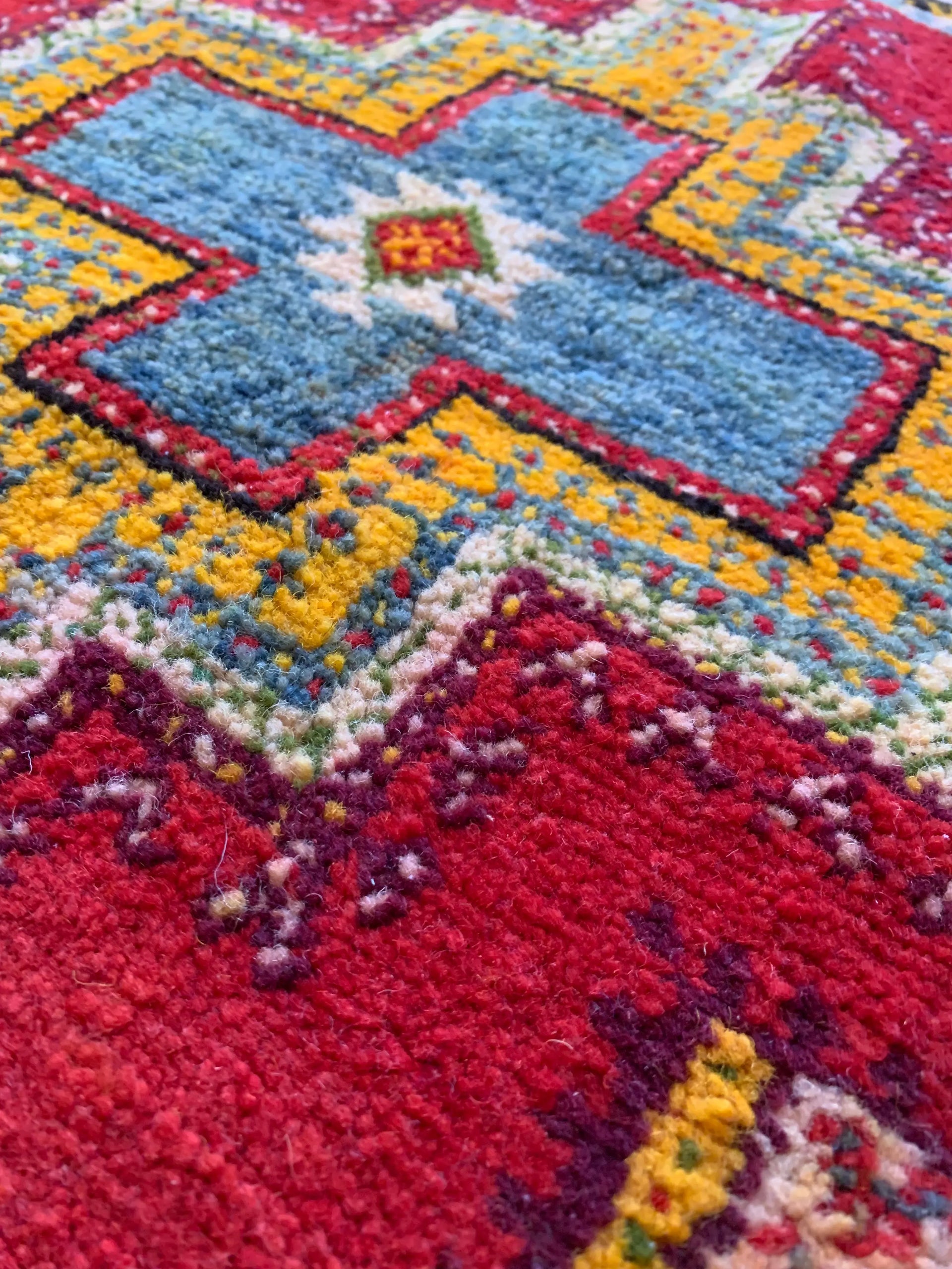 Vintage Moroccan Rug – Handwoven Artisan Treasure