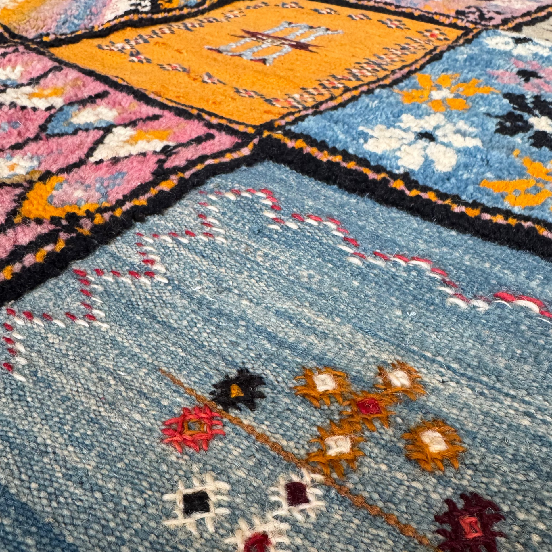 
Patchwork Moroccan rug 122x208cm handwoven natural wool plant-dyed Berber rug