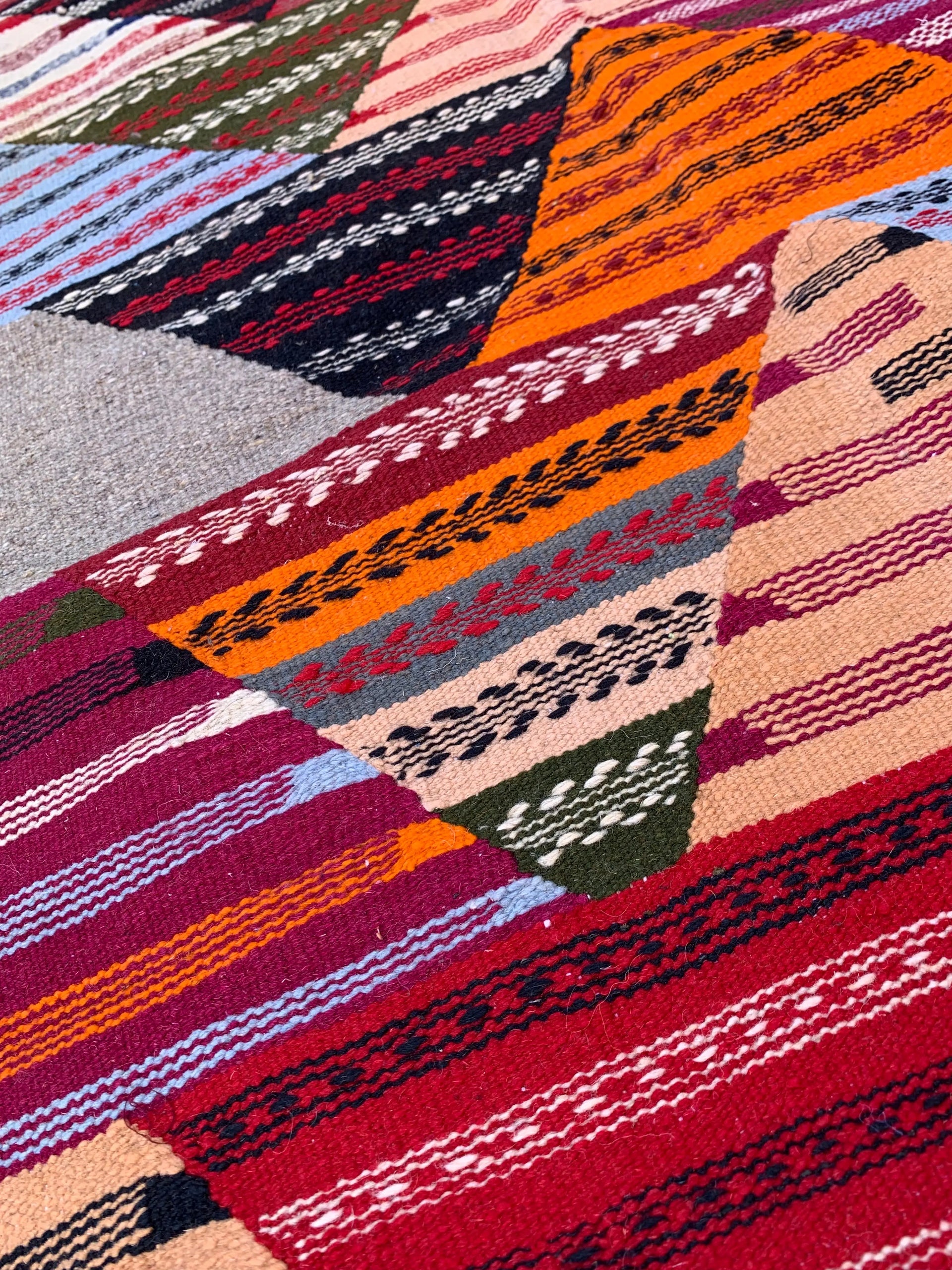 Moroccan Kilim Rug – Handwoven Reversible Picasso Rug from Taznakht