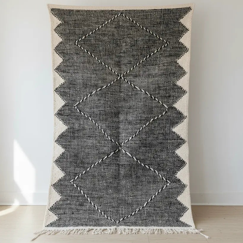 Black & White FlatRug – 161 × 103 cm (63” × 41”) TazRugs