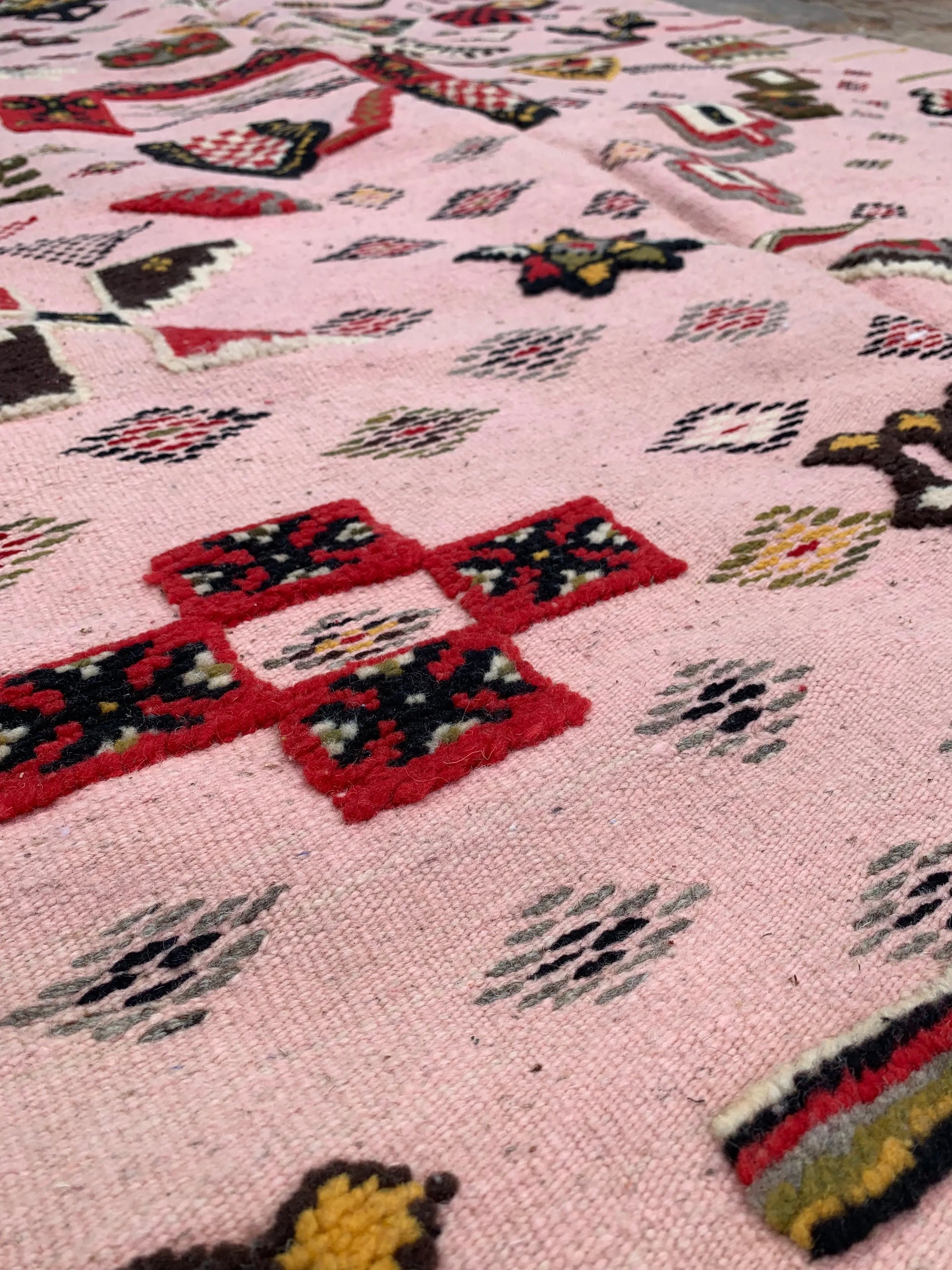 Pink Moroccan Rug handwoven in Taznakht Morocco