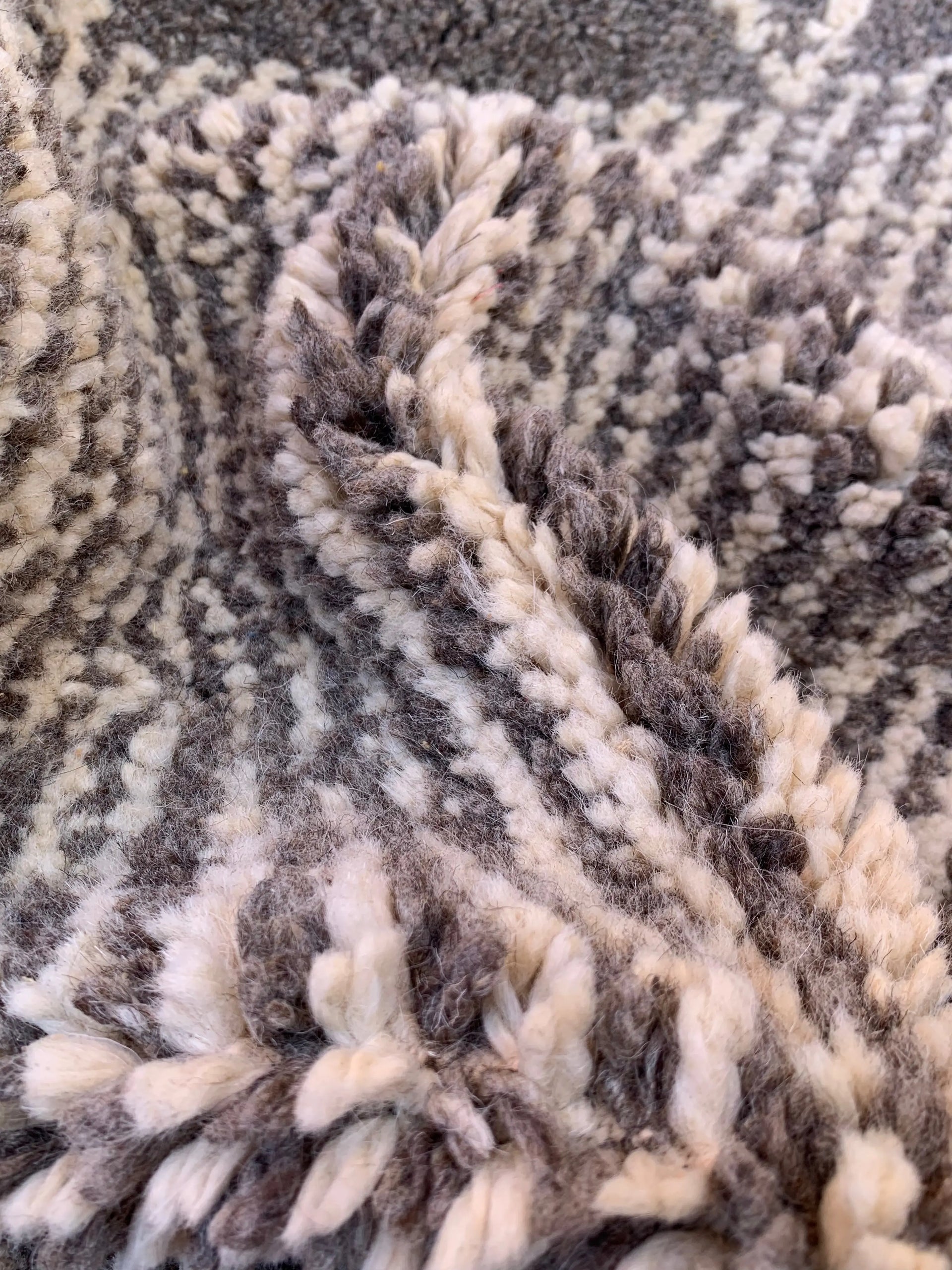 Gray Moroccan Rug – Handwoven Knotted Wool from Taznakht