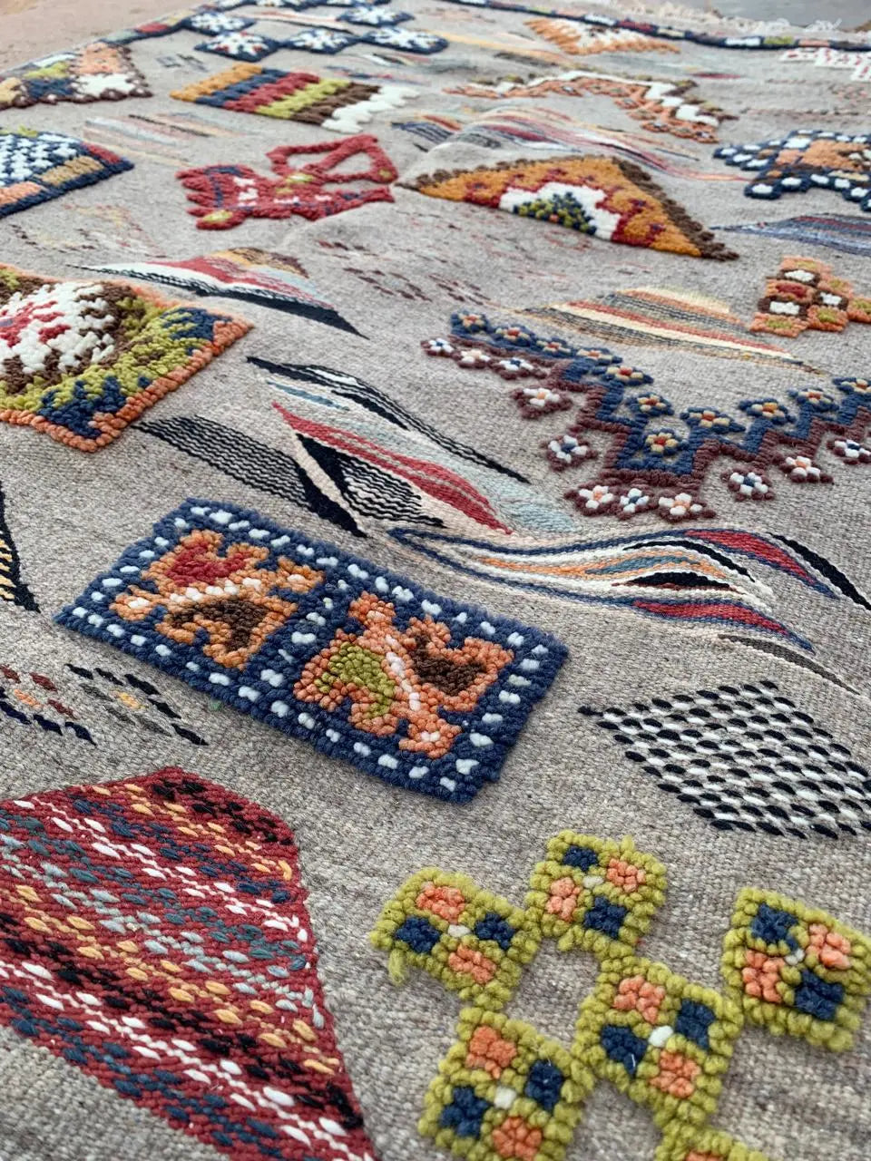 White Moroccan Rug | Handwoven Wool Rug from Taznakht