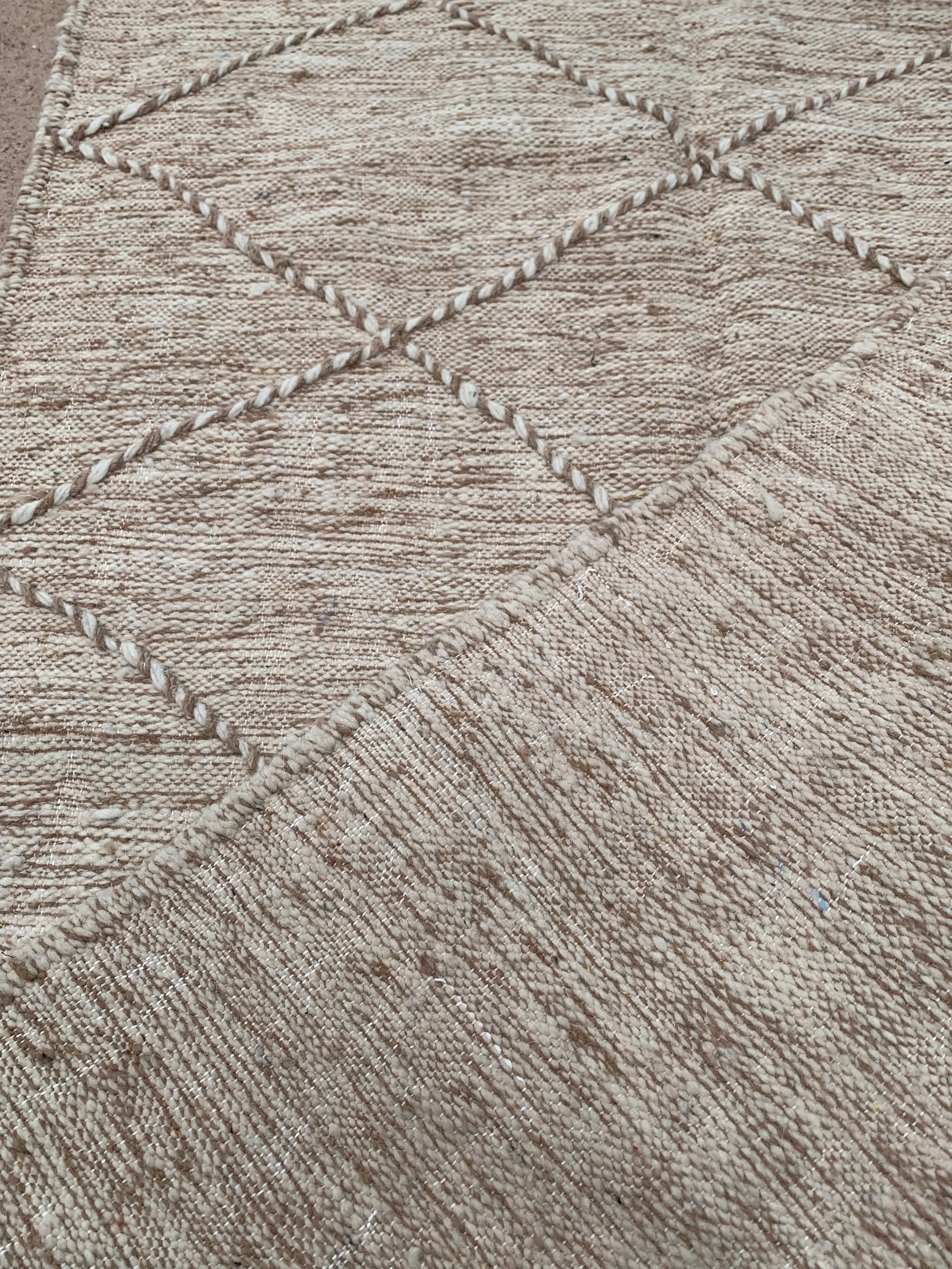 Beige Flat-Weave Rug – 200 × 120 cm (79” × 47”) TazRugs