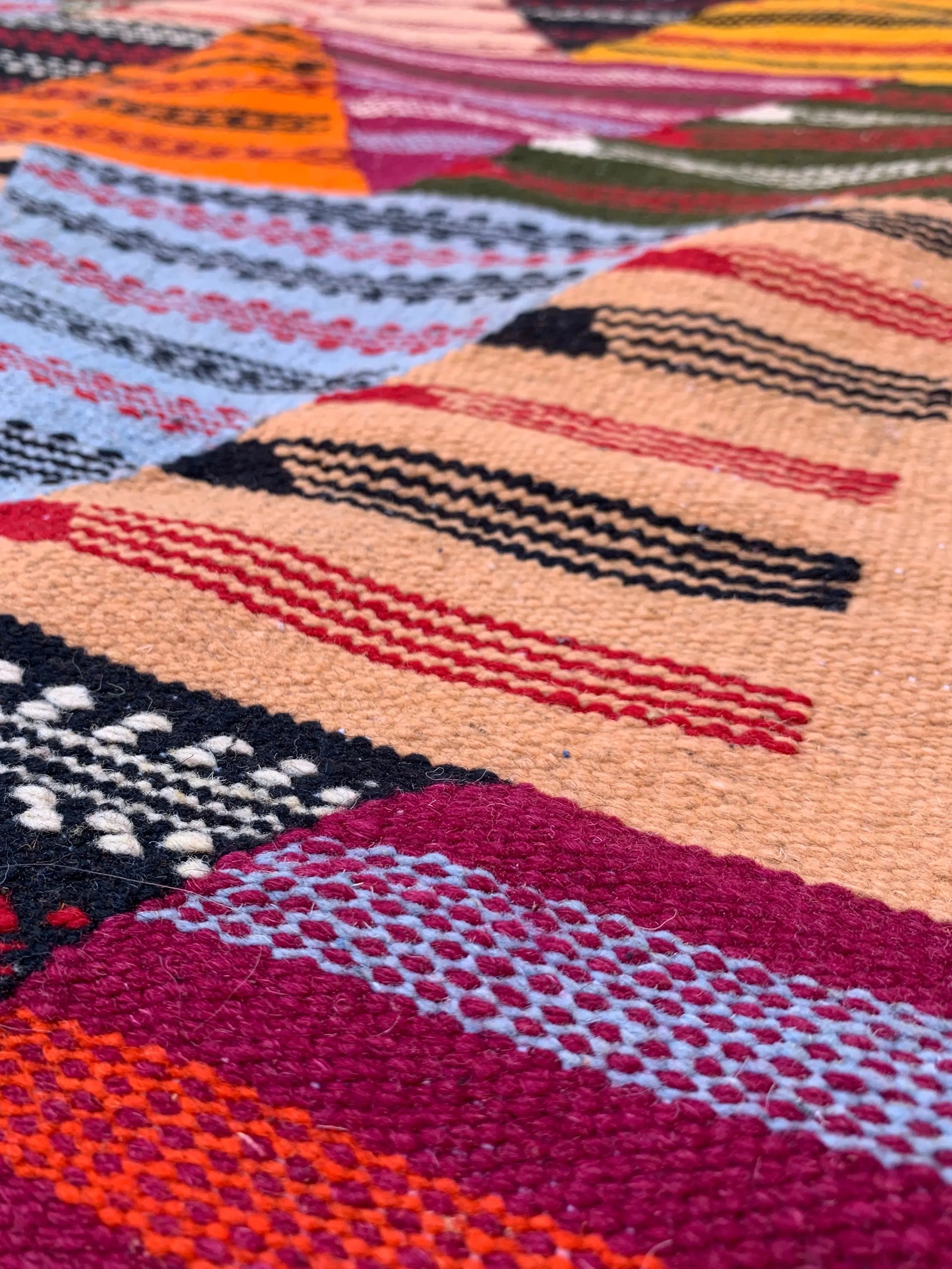 Moroccan Kilim Rug – Handwoven Reversible Picasso Rug from Taznakht