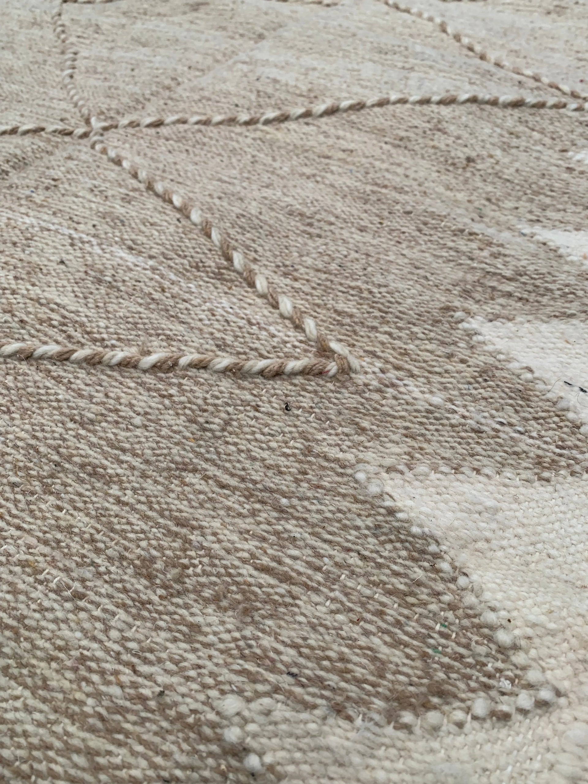 Beige & White Reversible Handwoven Rug – 150 × 95 cm (59” × 37”) TazRugs