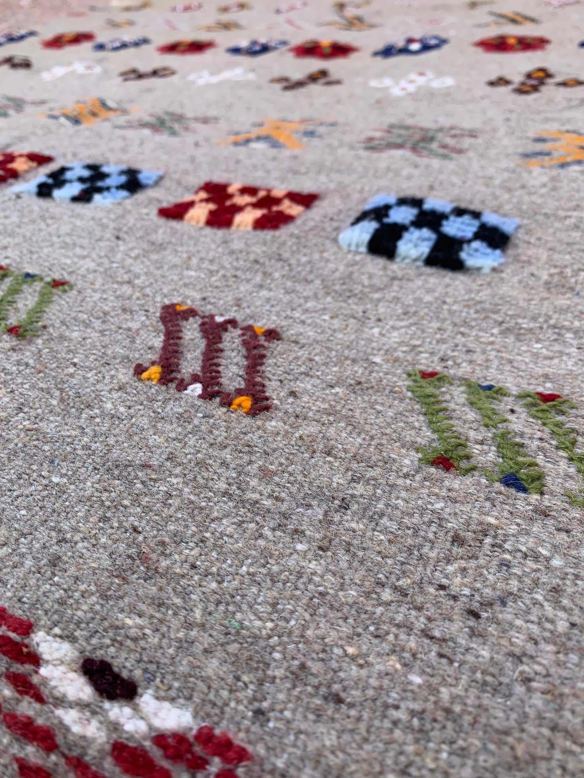 Gray Moroccan Rug – Handwoven Wool from Taznakht