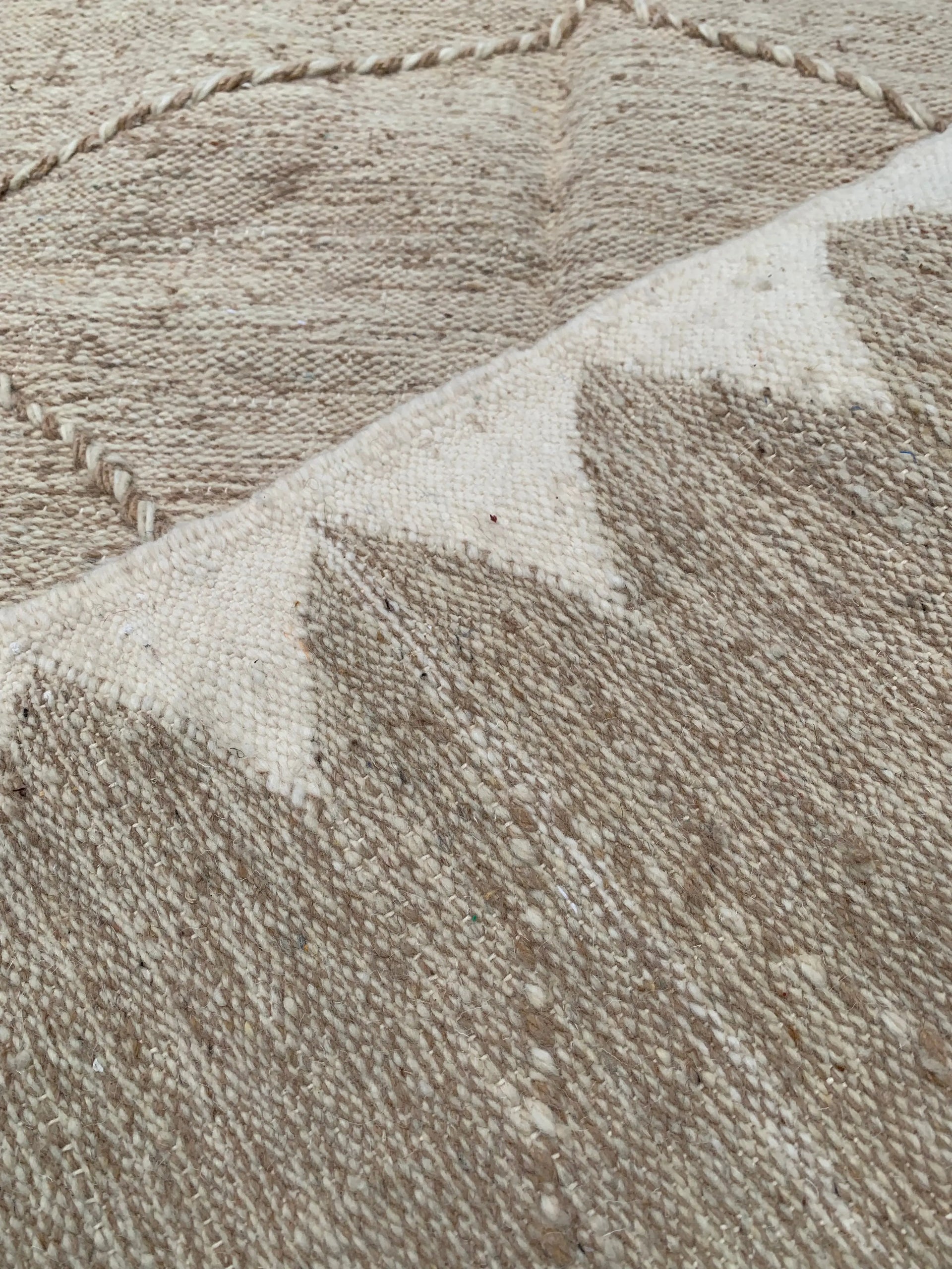 Beige & White Reversible Handwoven Rug – 150 × 95 cm (59” × 37”) TazRugs