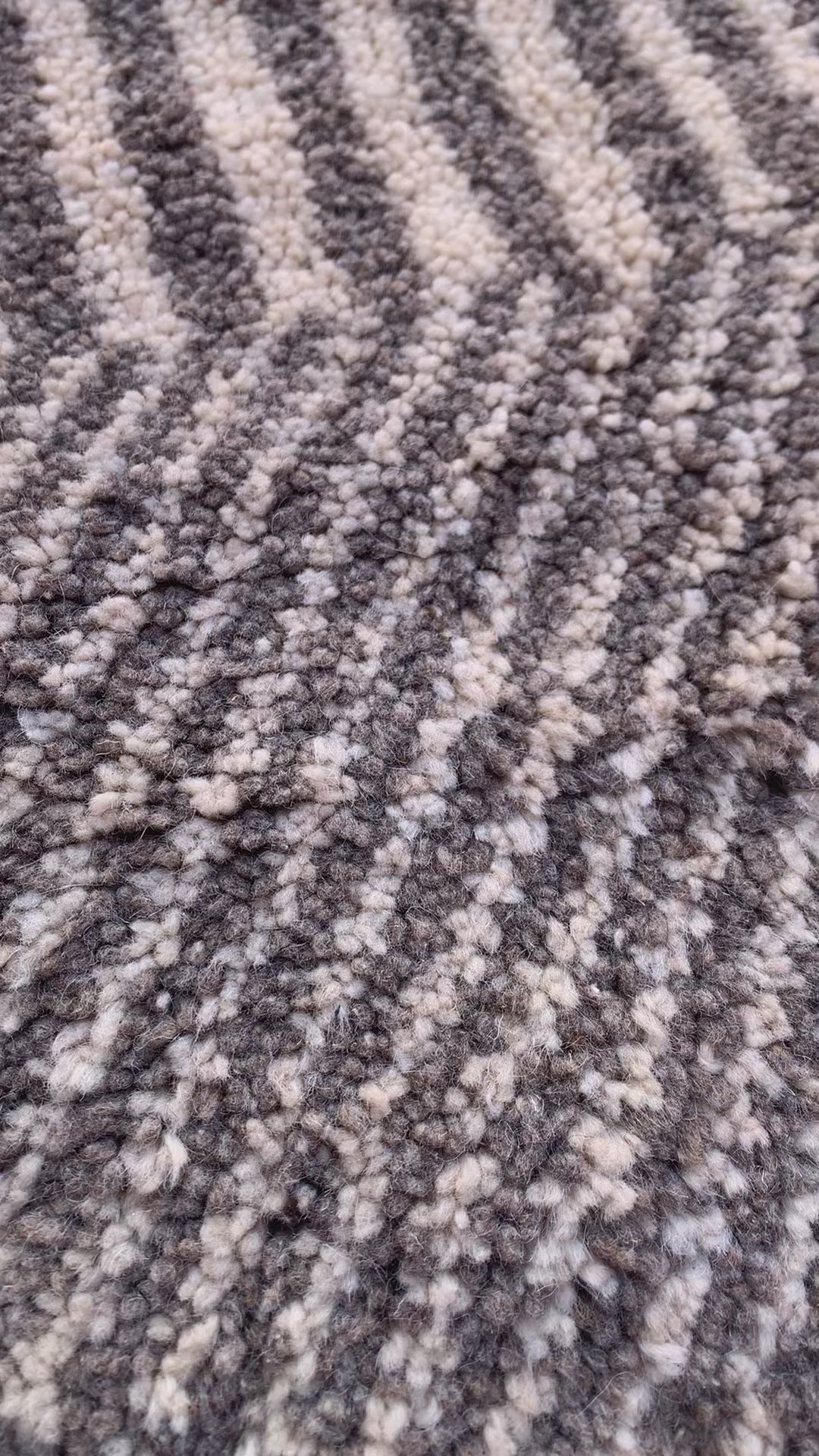 Gray Moroccan Rug – Handwoven Knotted Wool from Taznakht