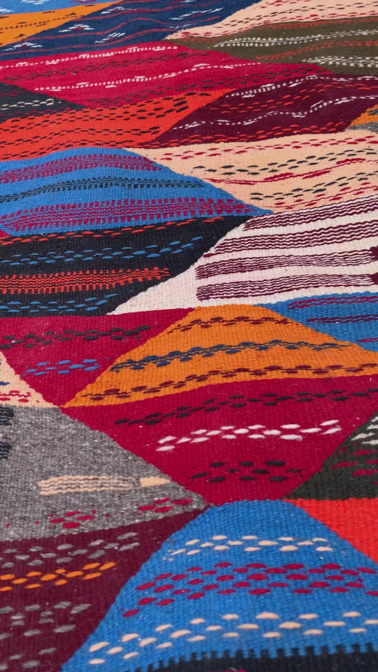 Kilim Moroccan Rug – Handwoven Reversible “Picasso” from Taznakht