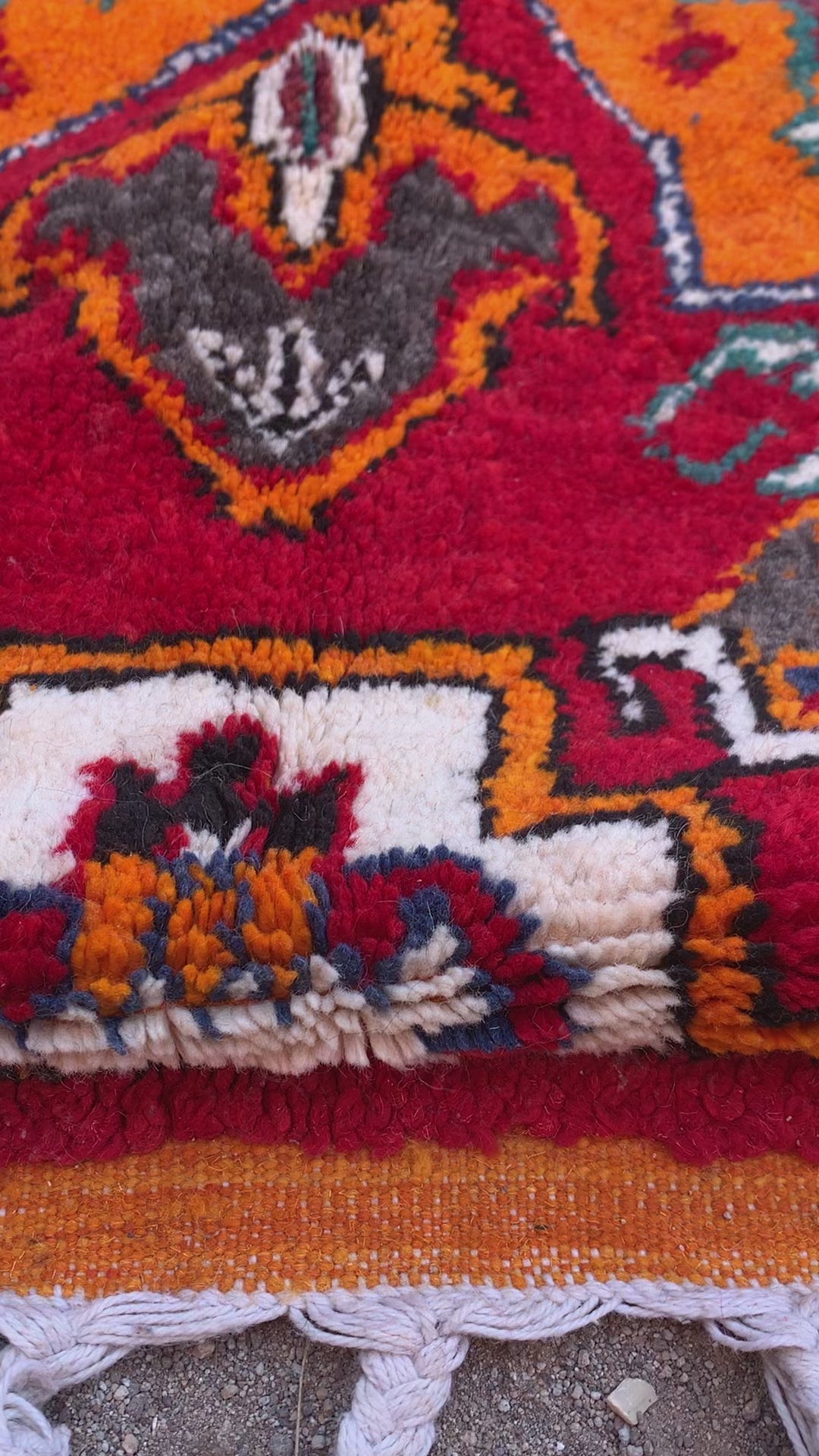 Traditional Moroccan Rug – Handwoven Antique-Style Wool from Taznakht